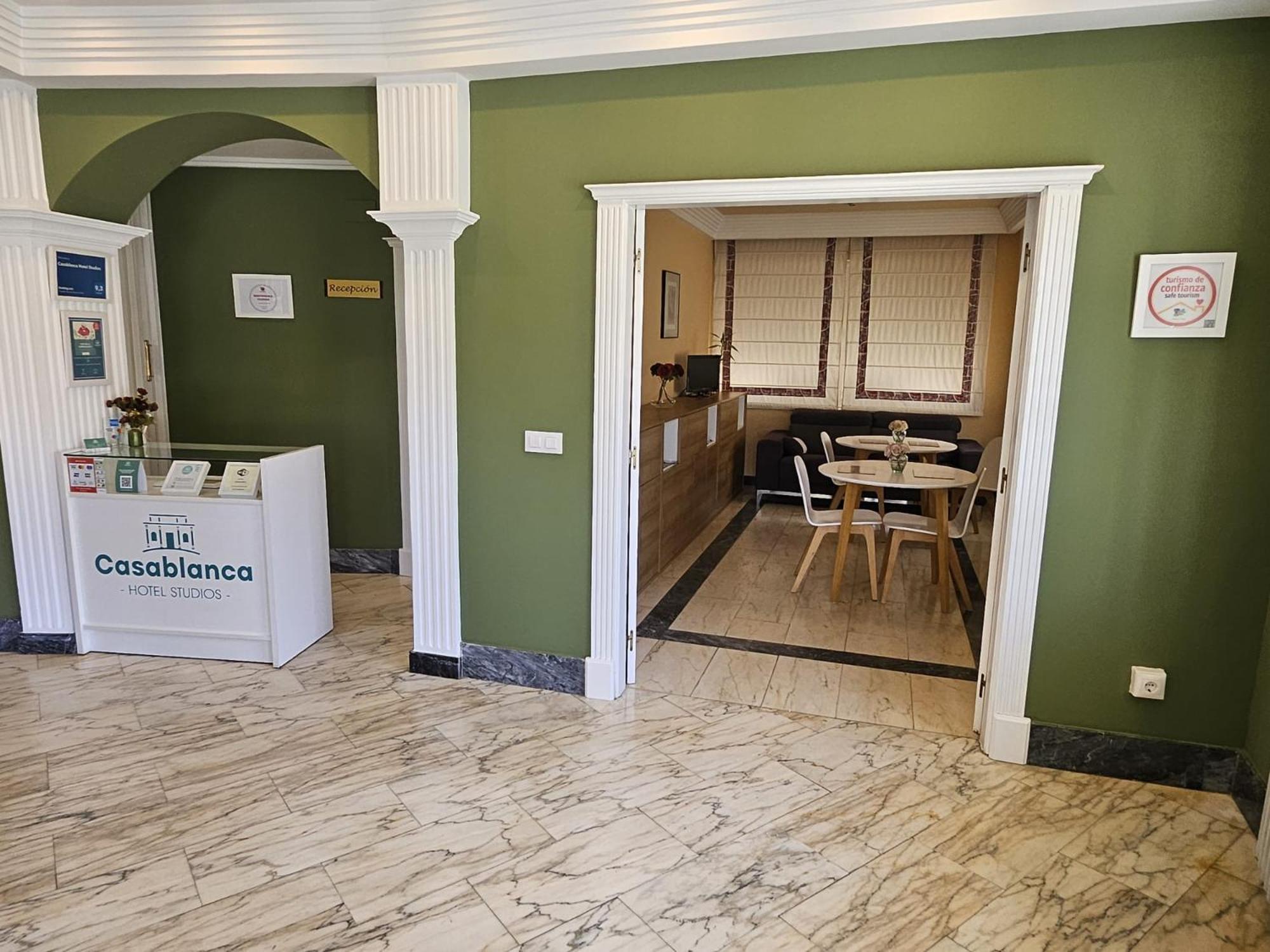 Casablanca Hotel Studios Santa Marta de Tormes Buitenkant foto